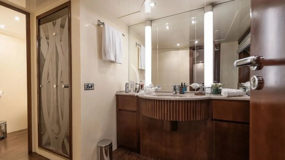 Vip cabin ensuite bathroom