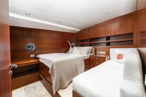 Image of LUCKY YOU yacht #17