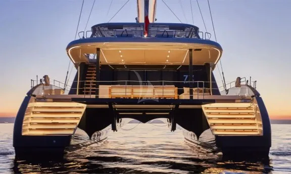 7X moored
