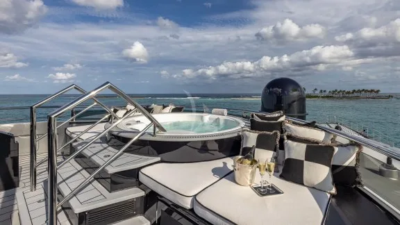 Image of OKTO yacht #9