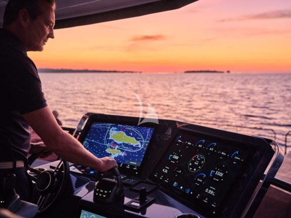 Helm station flybridge (sistership)