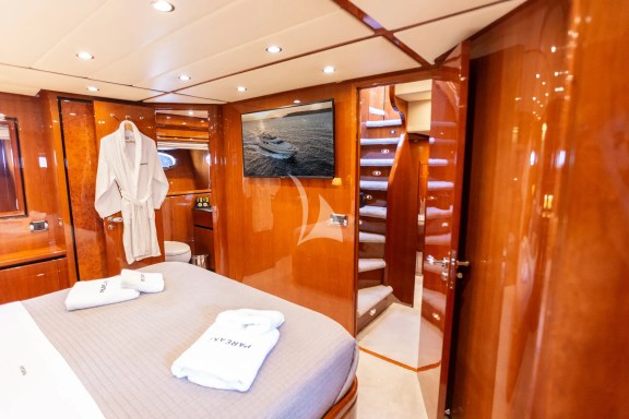 Image of PAREAKI yacht #21
