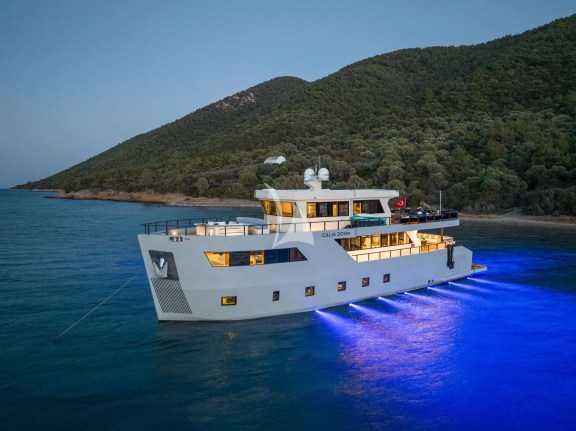 Image of CALM DOWN yacht #3