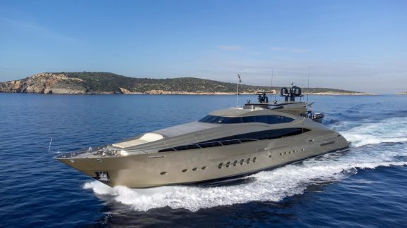 Image of HOKULANI yacht #9