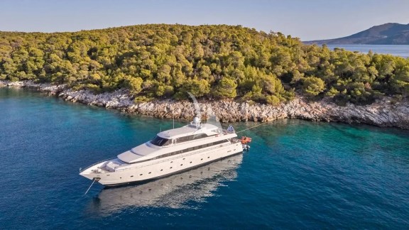 Image of LET IT BE yacht #3