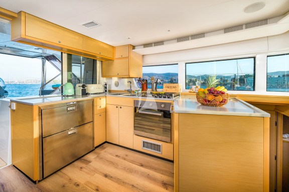 Image of LARGO WINCH yacht #7