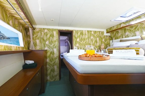 Double cabin