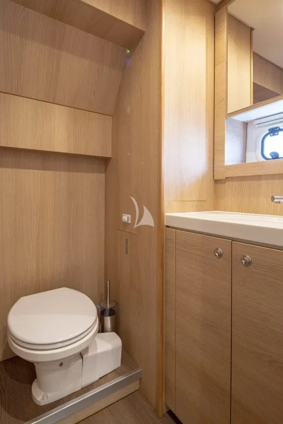 Image of LICENSE TO CHILL yacht #14