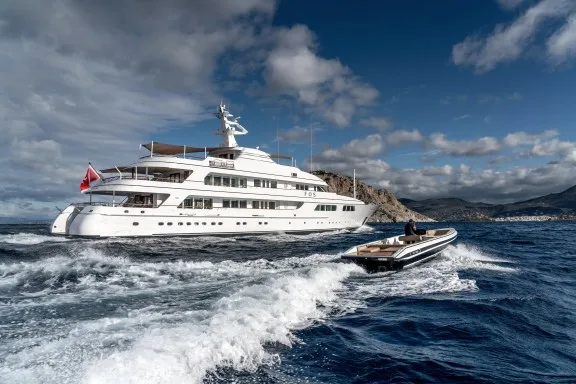 Image of FOS yacht #69