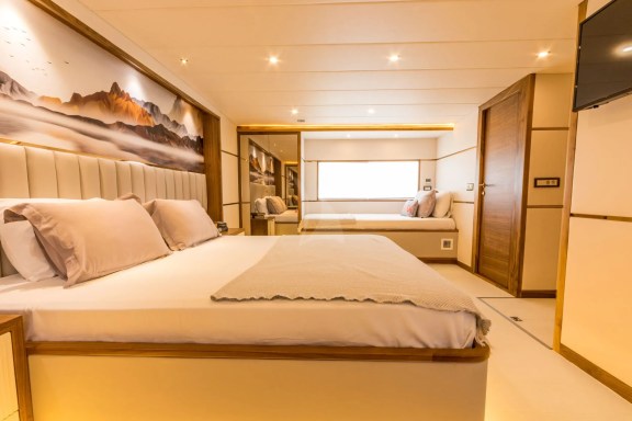 Image of FLOKI yacht #17