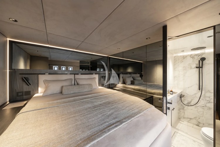 Guest cabin with shower