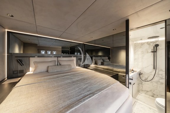Guest cabin with shower