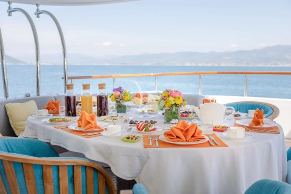 Bridge deck dining area
