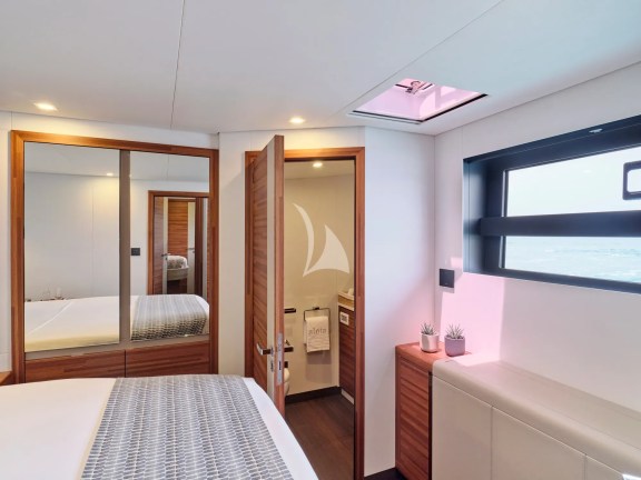 Guest cabin