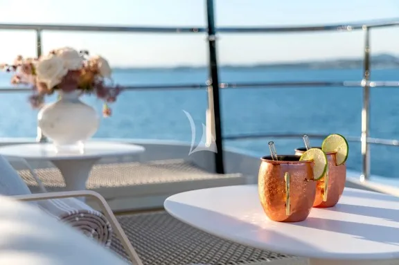 Sun deck details
