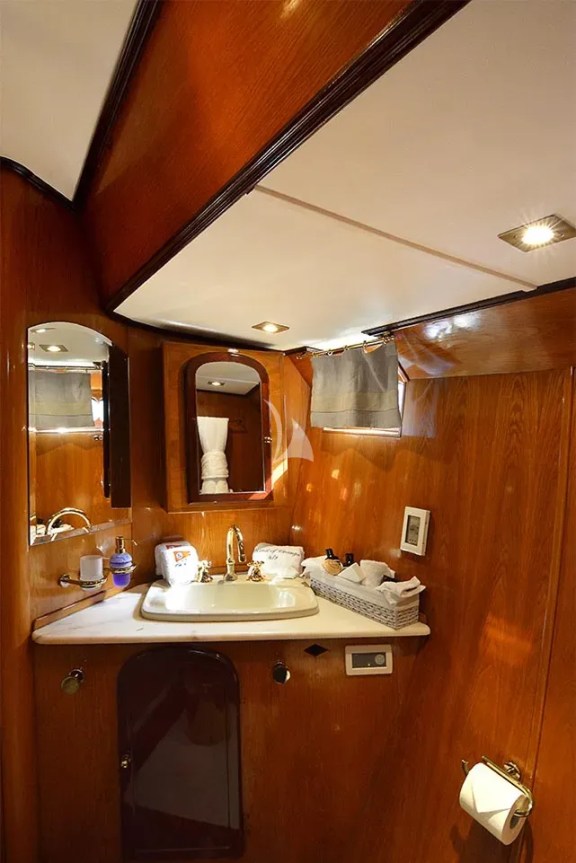 Image of WIND OF CHANGE yacht #11