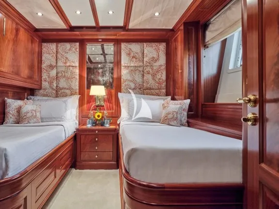 Image of OPTION B yacht #55