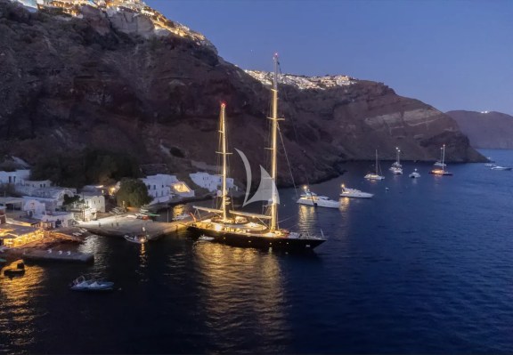 Image of VICTORIA A yacht #26
