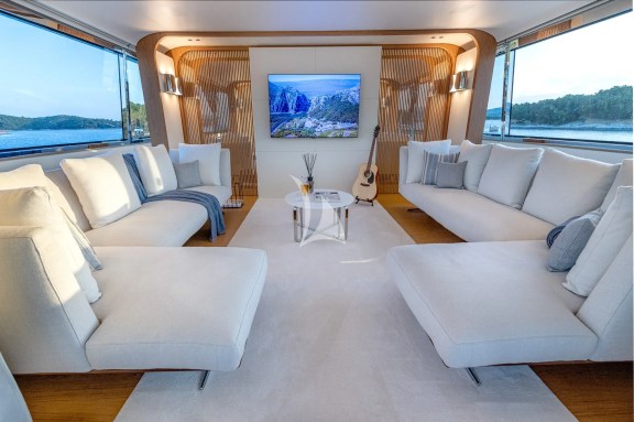Upper deck salon