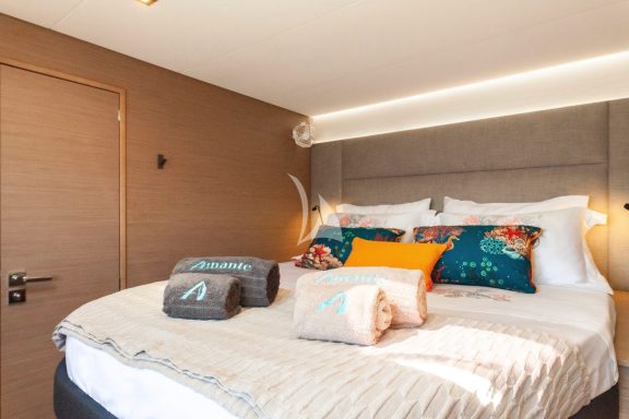 Guest cabin