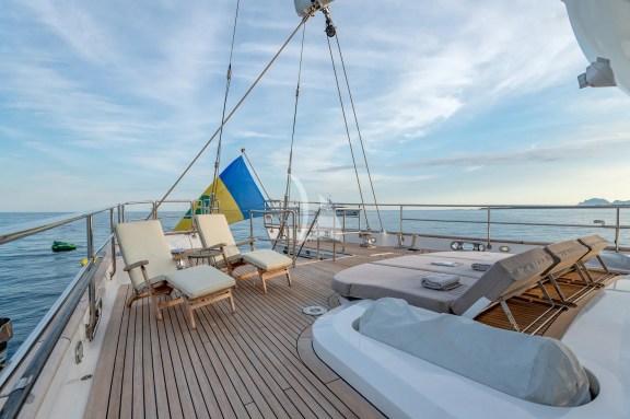 Main deck stern
