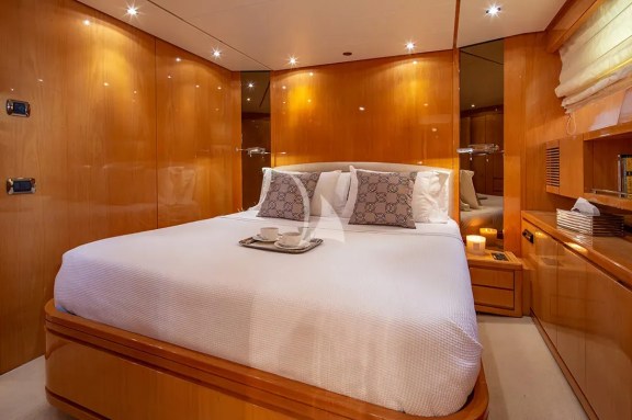 Image of THE BIRD yacht #15