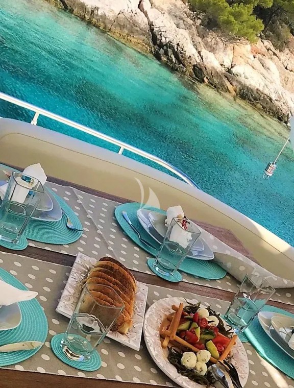 Dining on Fly Bridge deck