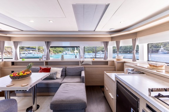 Main Deck Dining