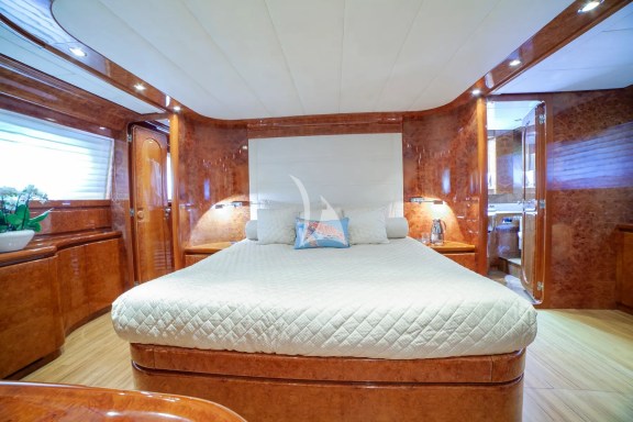 Image of ZOI yacht #8