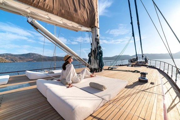 Sunbathing Area and Forward Deck