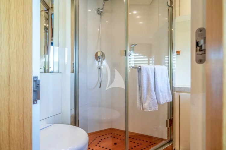 Double cabin ensuite upper deck