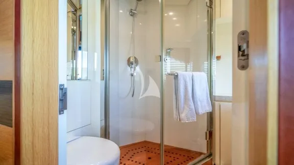 Double cabin ensuite upper deck