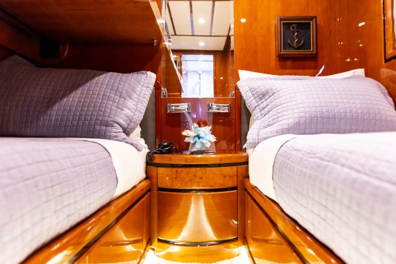 Image of PAREAKI yacht #28