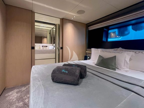 Double Cabin, Portside