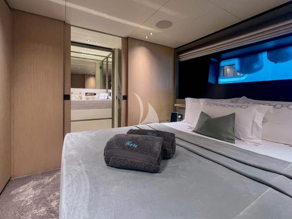 Double Cabin, Portside