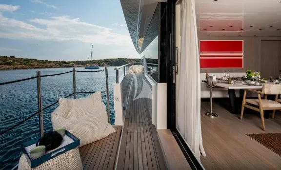 Salon Balcony