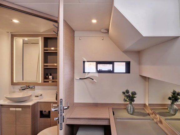 Aft Cabin Bathroom