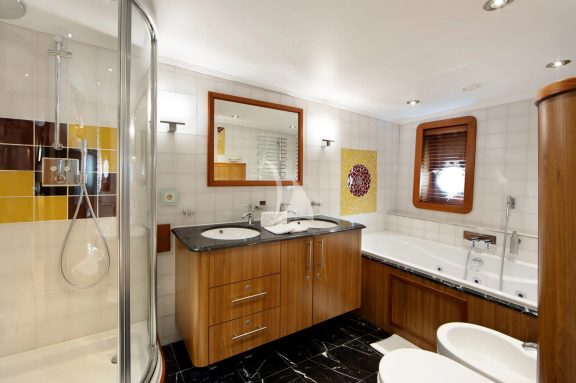 GUEST BATHROOM