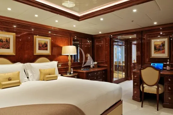 Full beam VIP cabin