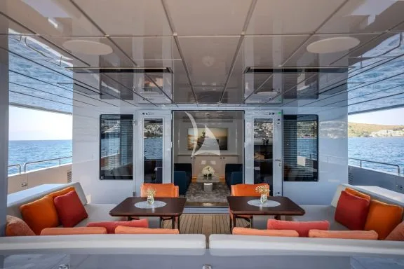 Carment's U-shape Lounge Aft Deck