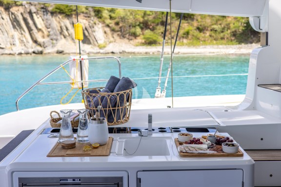 Image of VALINOR yacht #19