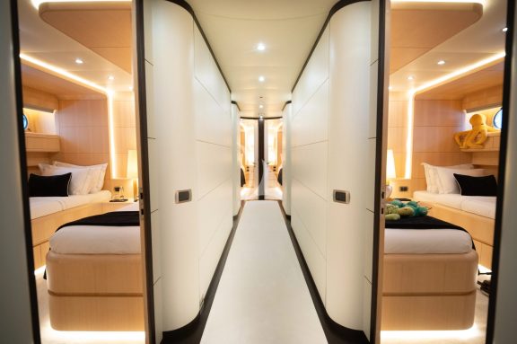 Image of PAREAKI II yacht #64
