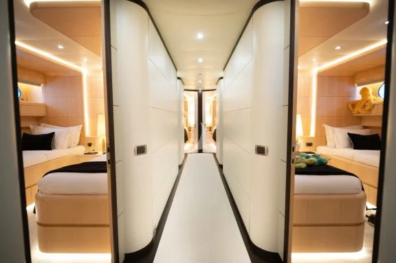 Image of PAREAKI II yacht #64