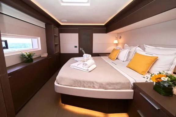 Guest cabin