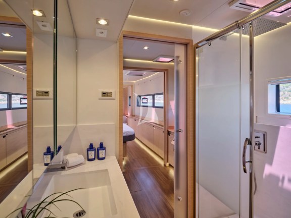 Image of SERENISSIMA yacht #34