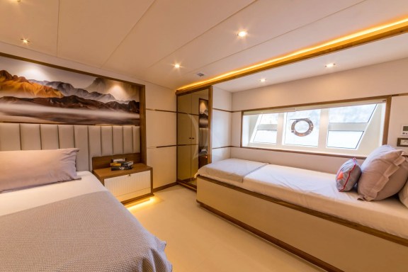 Image of FLOKI yacht #18