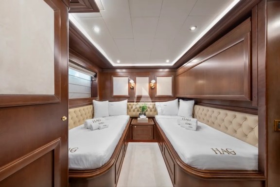 Image of HAG yacht #33