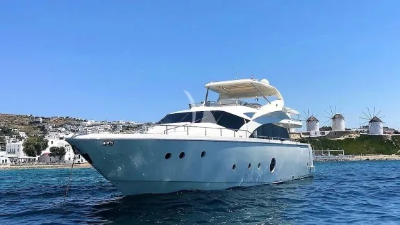 Questa e Vita in Mykonos