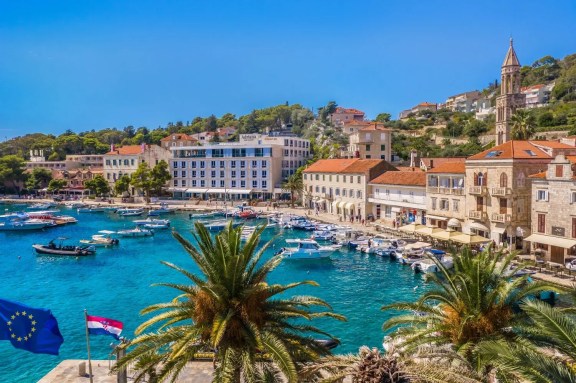 Hvar port