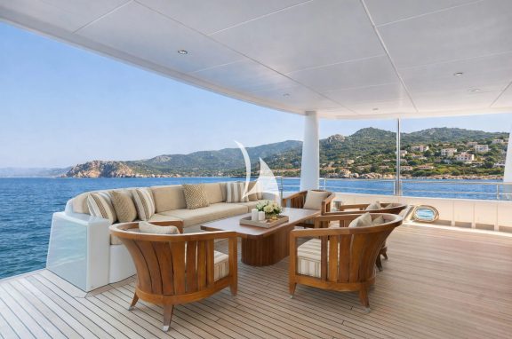Main Deck Lounge Area
